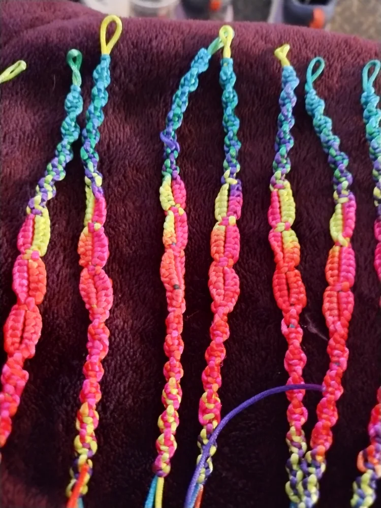 Handmade Friendship Bracelets image indicator(3)