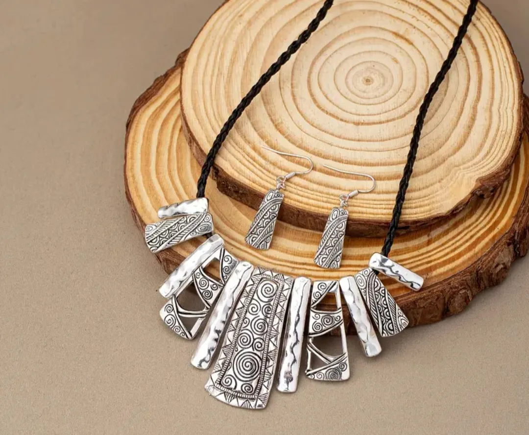 Silver Tone Tribal Necklace & Earring Set thumbnail