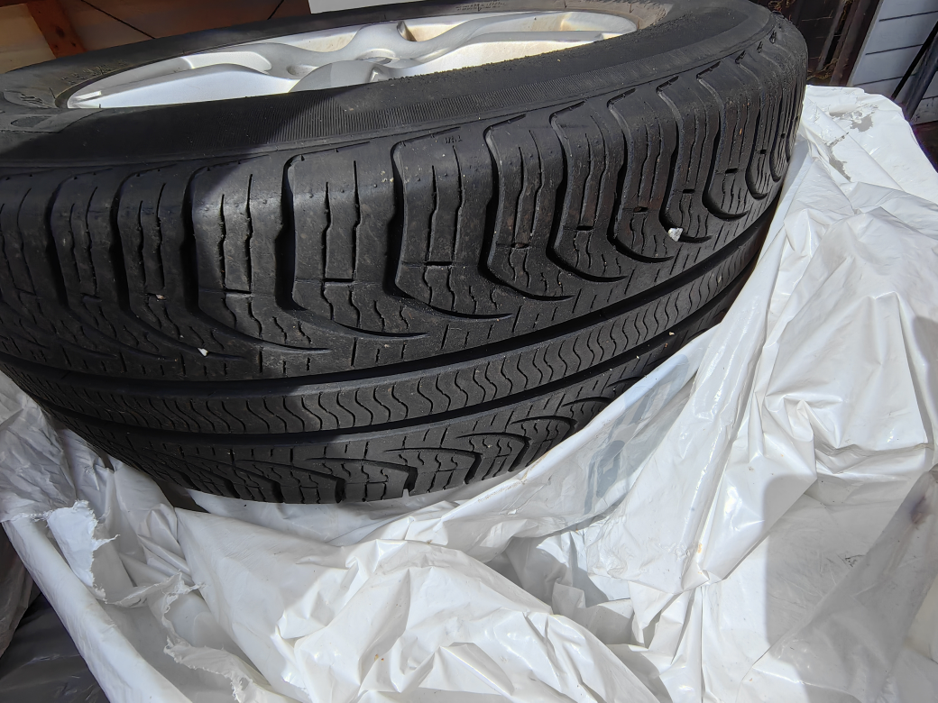 Nissan Wheel With Pirelli Tire - photo 4