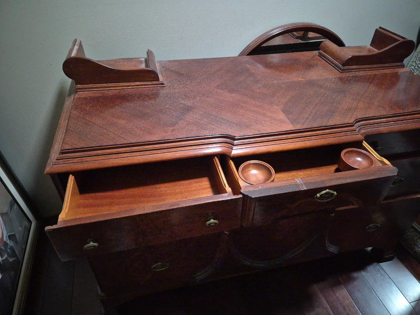 Antique Wooden Dresser thumbnail
