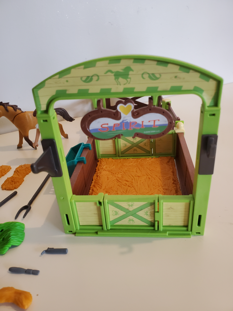 PLAYMOBIL 9478  Lucky & Spirit with Horse Stall PARTS ONLY - photo 4
