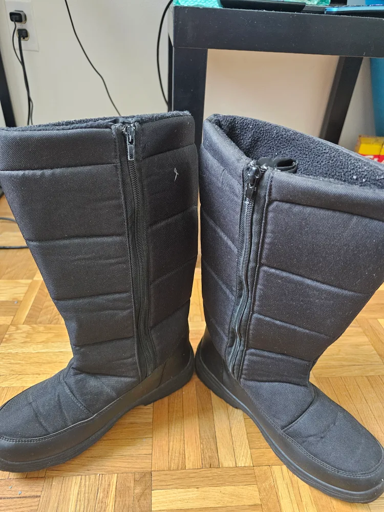 Black Winter Boots thumbnail