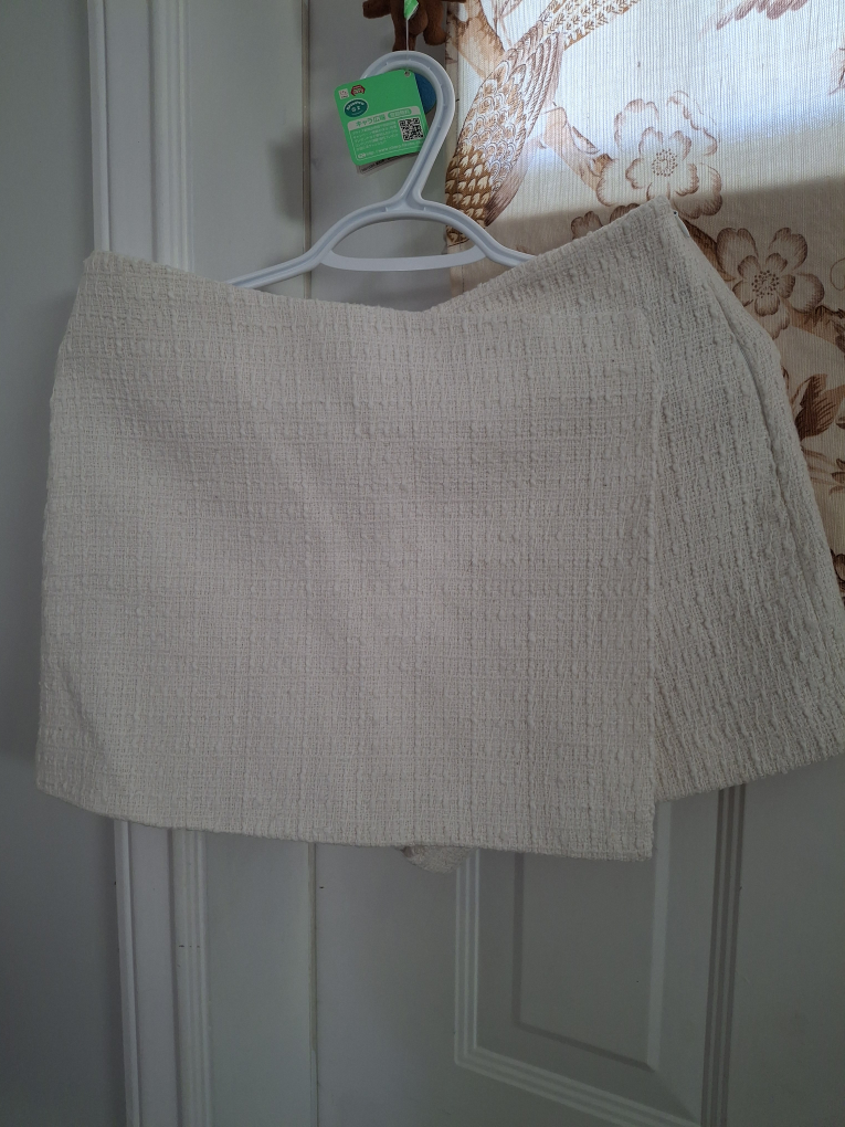 ZARA Ivory Textured Shorts