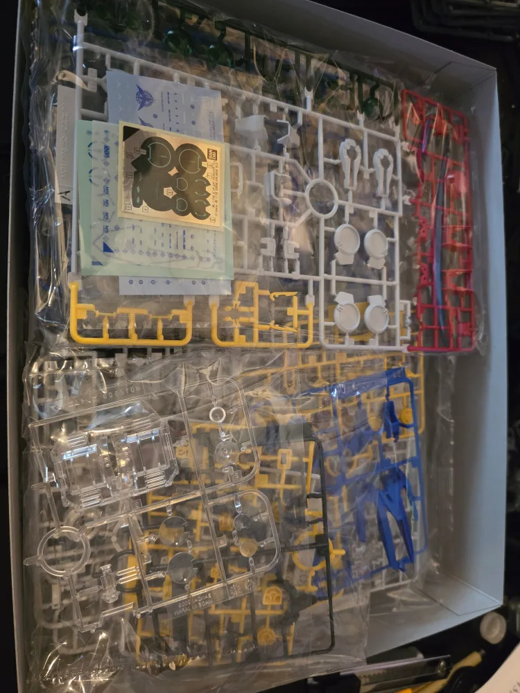 Bandai Gundam Avalanche Exia Model Kit image indicator(2)