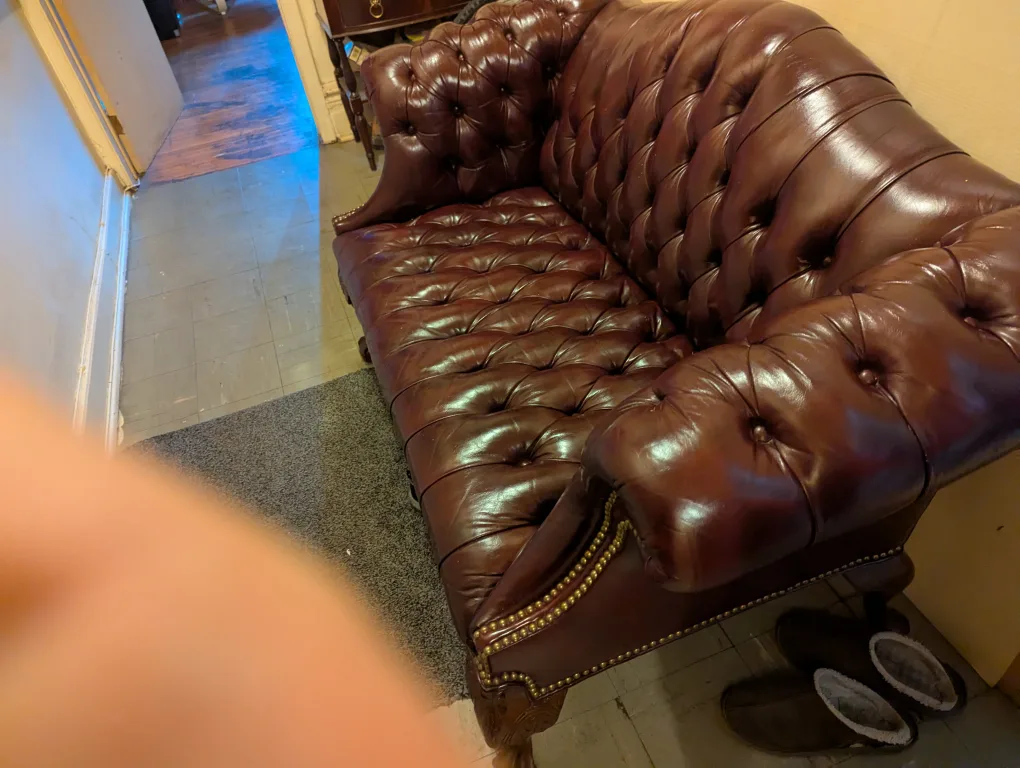 Burgundy Leather Chesterfield Sofa image indicator(3)
