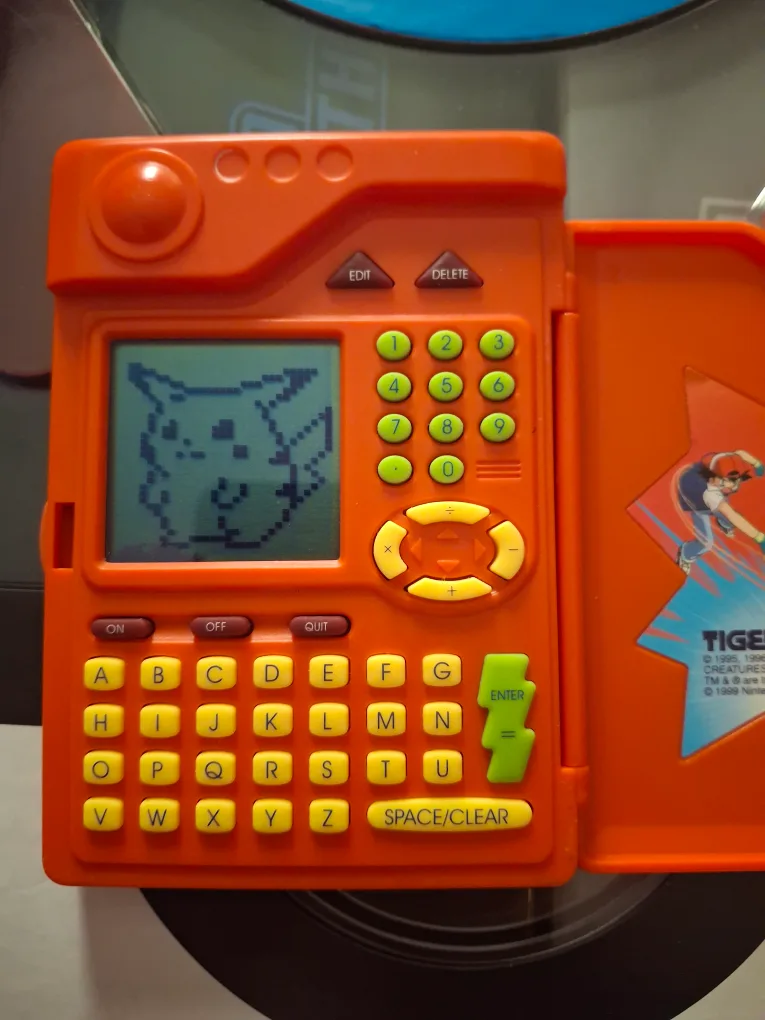 Tiger Electronics Pokémon Pokedex Organizer image indicator(4)