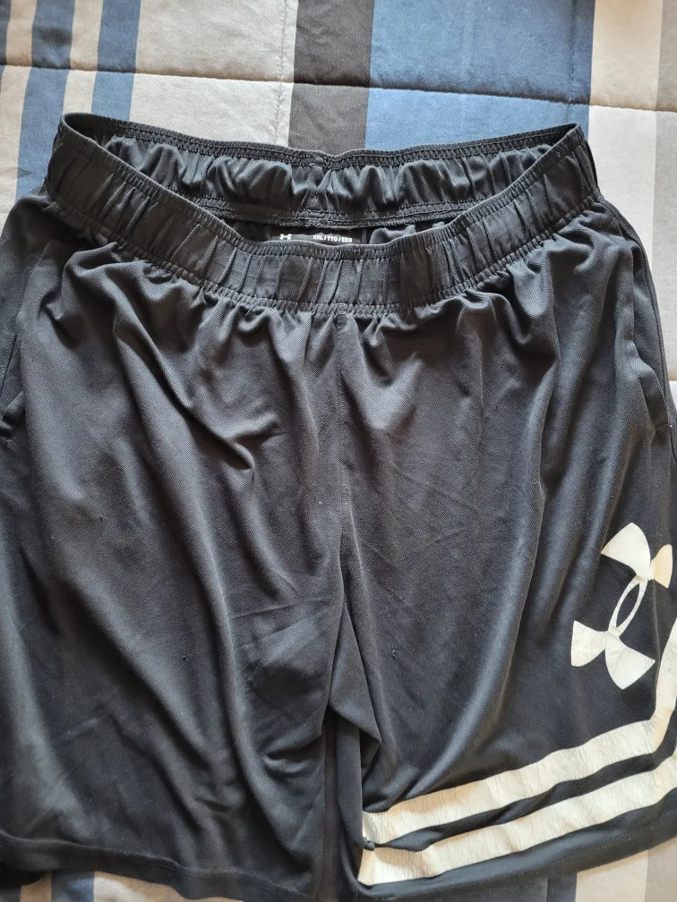 Black athletic shorts image indicator(3)