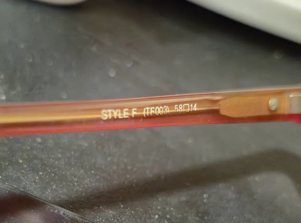 Woman's vintage ray ban  sunglasses style F image indicator(3)