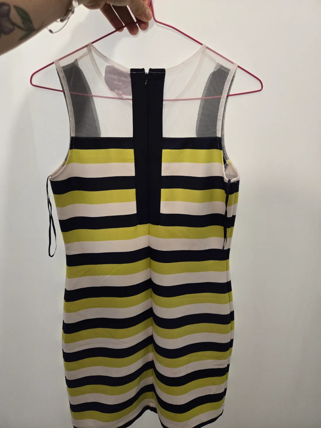 size S Romeo & Juliet Couture Dress image indicator(7)