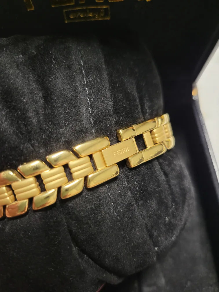 Fendi Gold Watch image indicator(4)