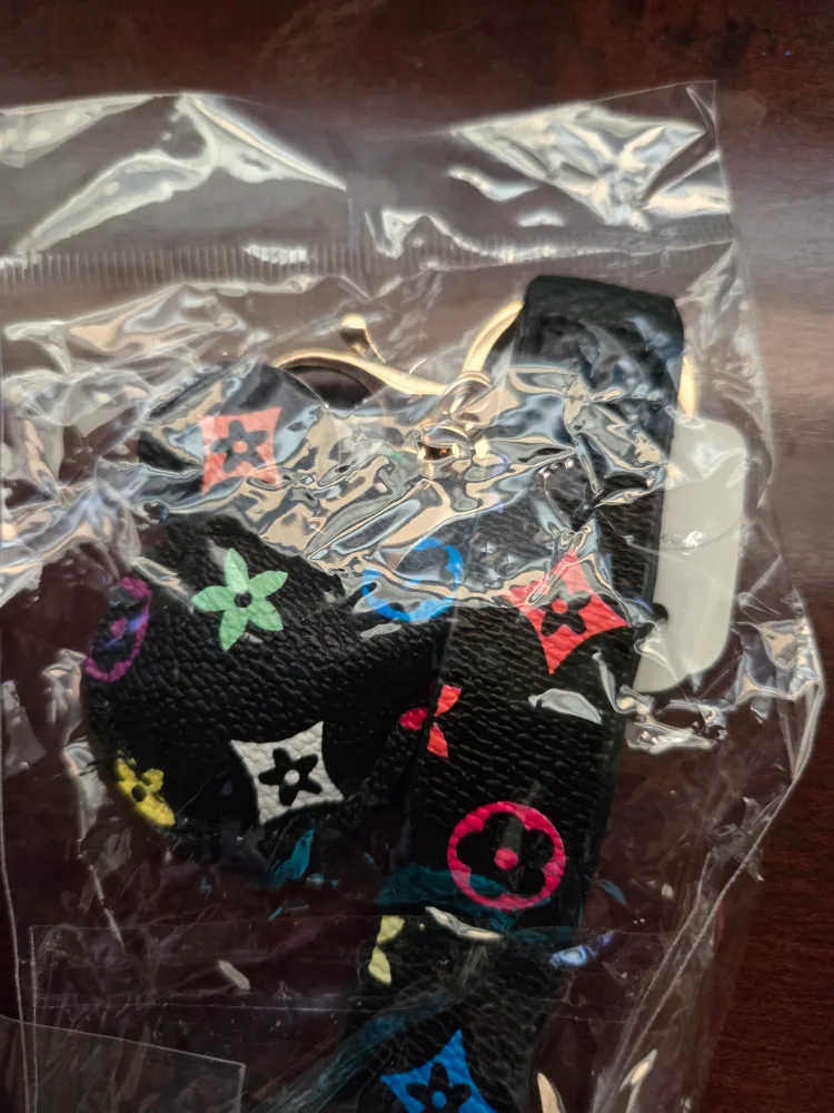 Fashion Jewelry Keychains 7 dollars each image indicator(3)