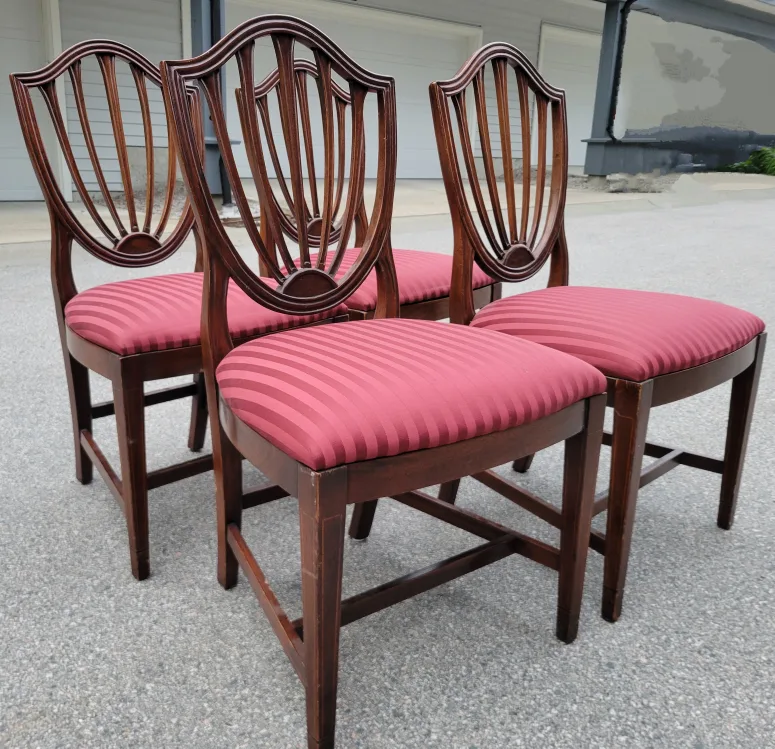 Beautiful Set of 4 Dining Chairs  For Sale. thumbnail
