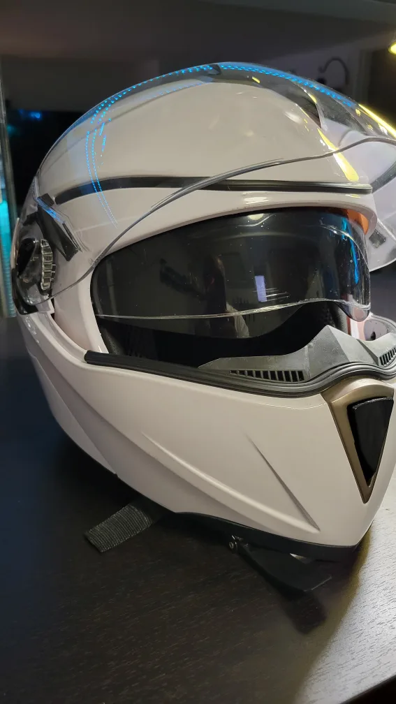 White Scooter/Bicycle Helmet with Visor - Size L image indicator(2)