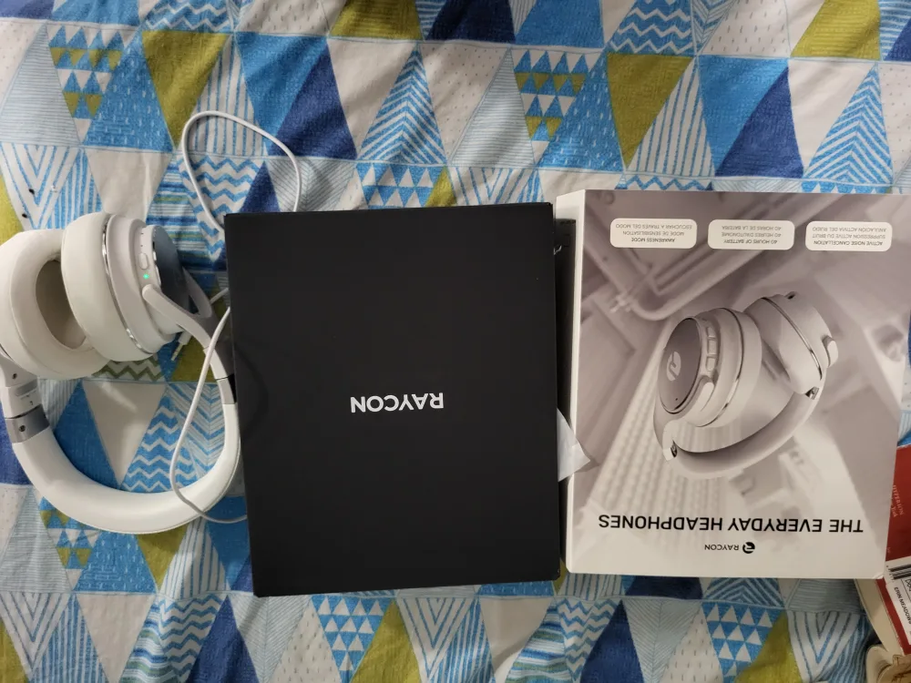 Raycon The Everyday Headphones image indicator(6)