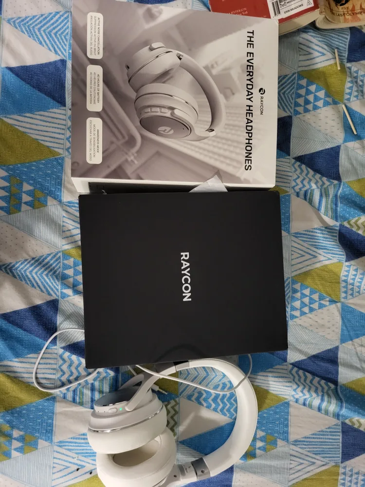 Raycon The Everyday Headphones image indicator(8)