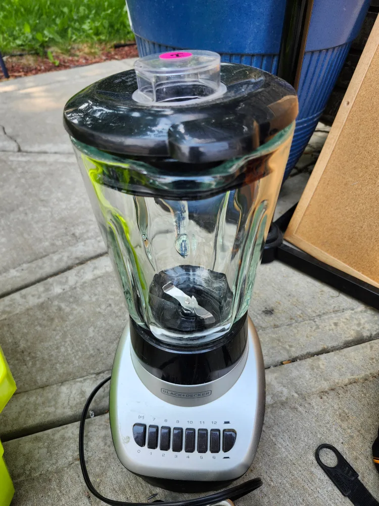 Black and Decker Blender thumbnail