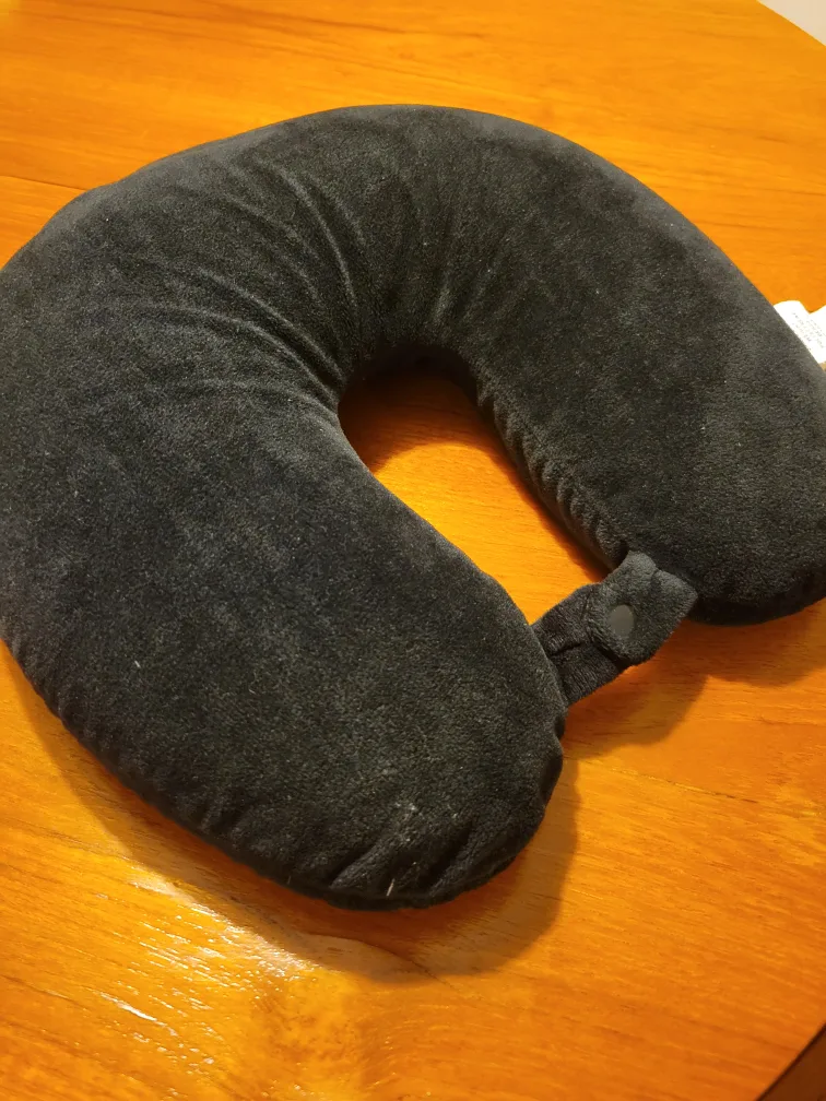 Soft Black Travel Neck Pillow image indicator(2)