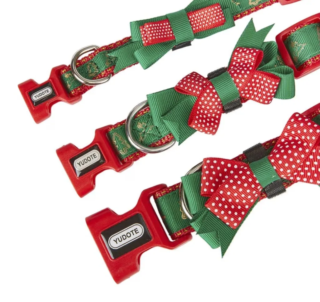 Christmas Dog Collar with Bow - Size Small image indicator(4)