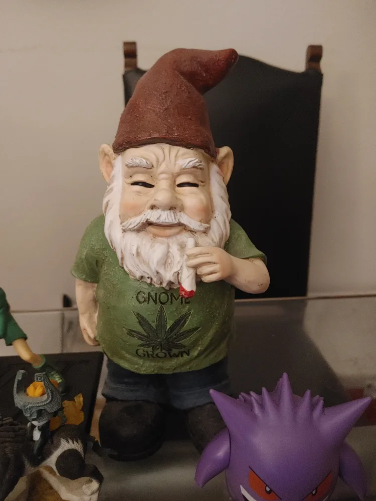 stoner gnome thumbnail