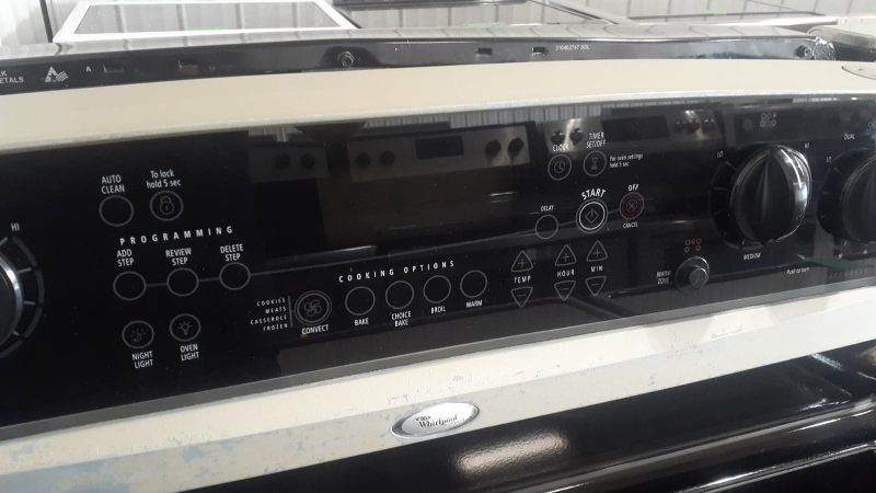Whirlpool Electric Range - photo 4