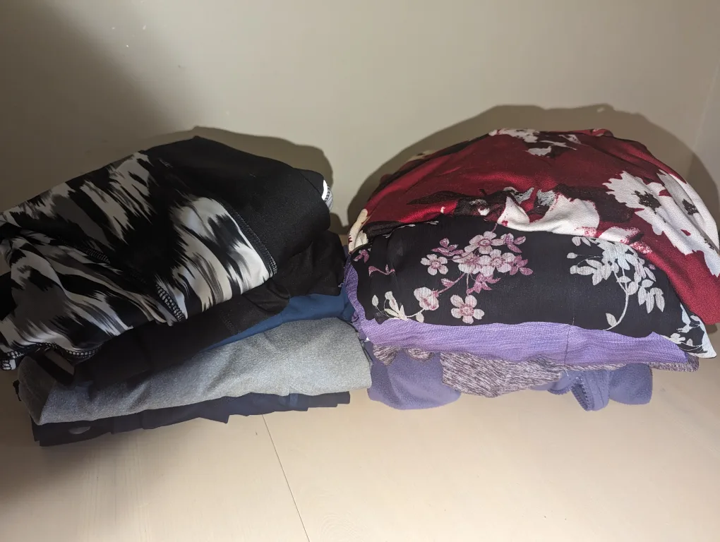 Bundle of Women's Large/XL Clothing thumbnail