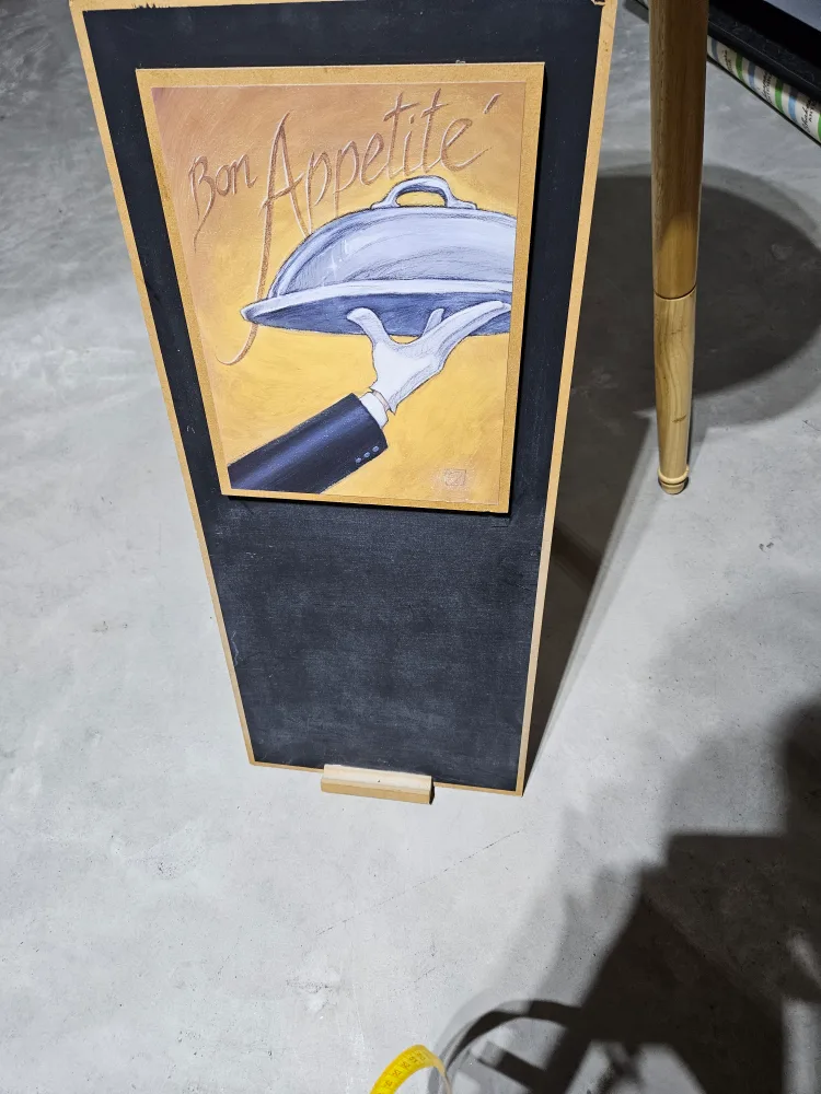 Chalkboard Sign with 'Bon Appetit' Graphic 💚