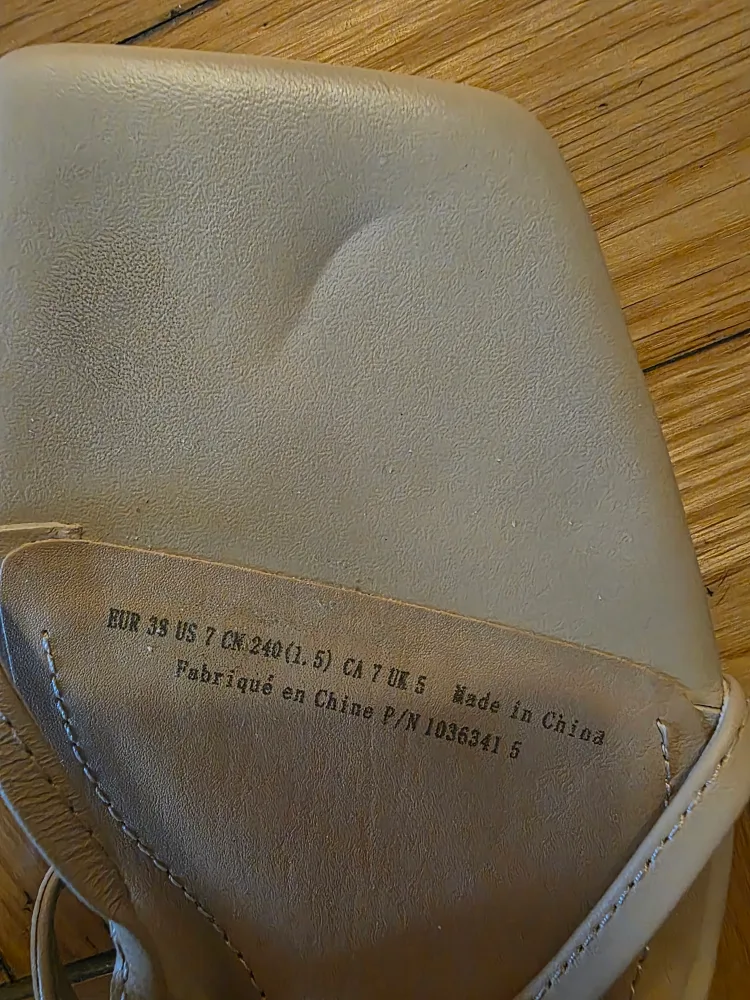 & Other Stories Block Heeled Square Toe Sandals - Size 7.5 image indicator(2)