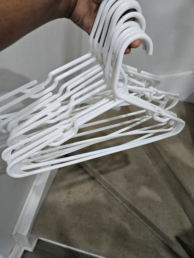 💚White Plastic Hangers 🥕💚 thumbnail