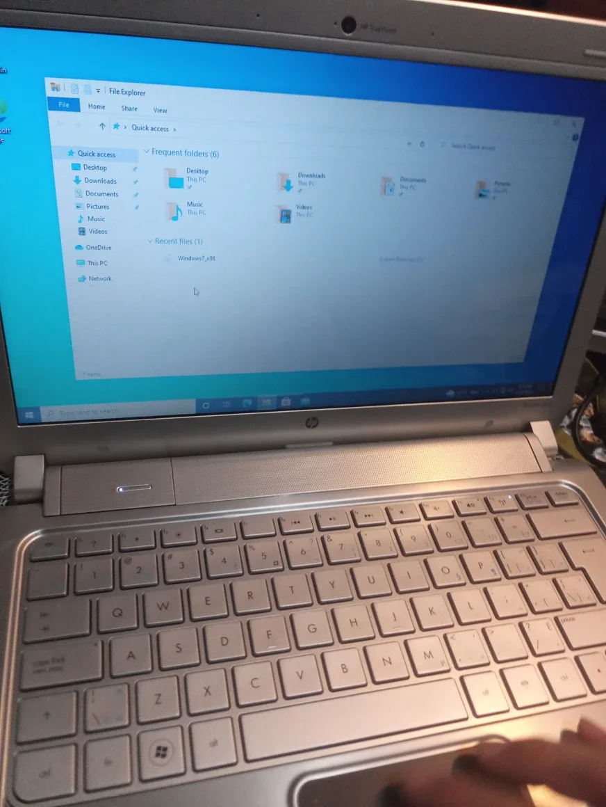 used HP laptop with charger $75 image indicator(7)