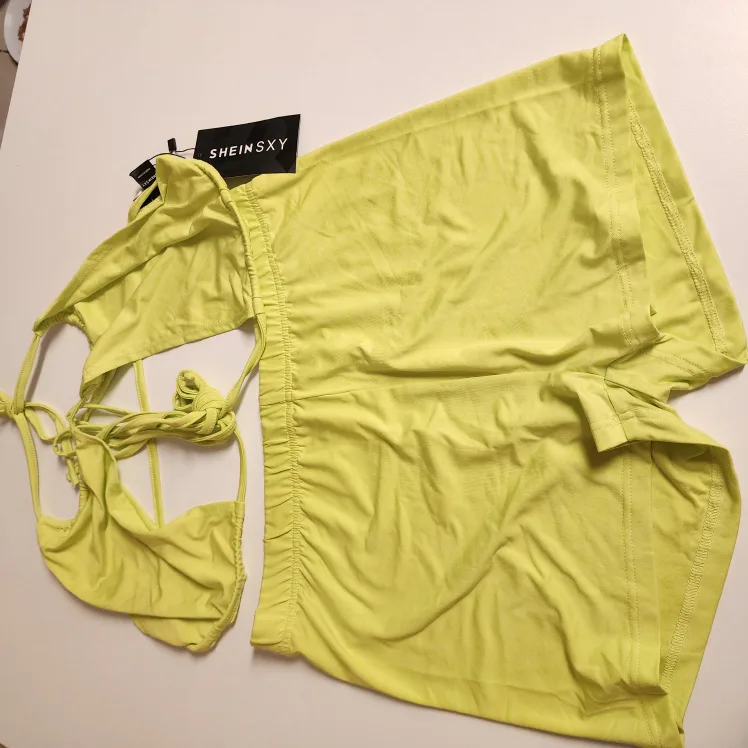 🥕 Neon Green Two-Piece Set image indicator(4)