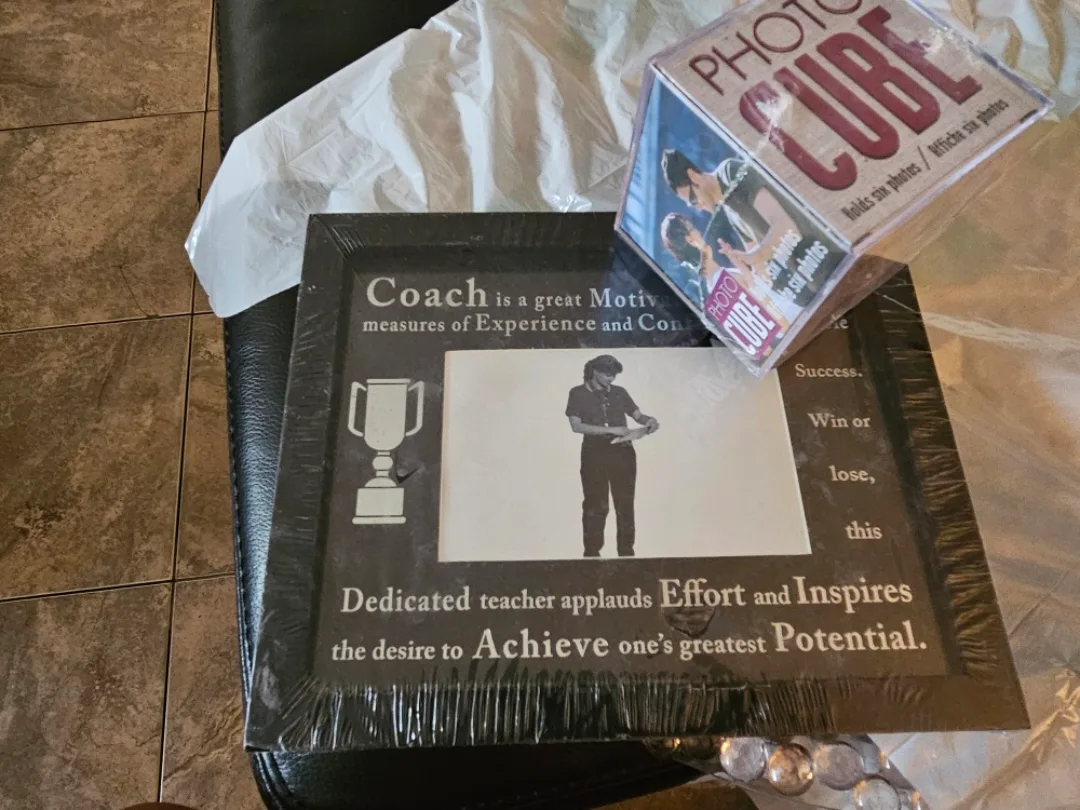 New Photo Cube Frame - Coach Theme thumbnail