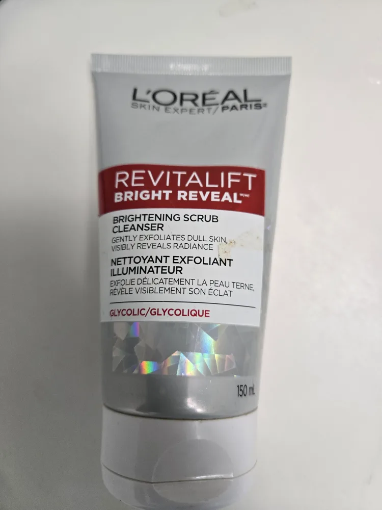 L'Oréal Revitalift Bright Reveal Scrub Cleanser.  #freecycle thumbnail
