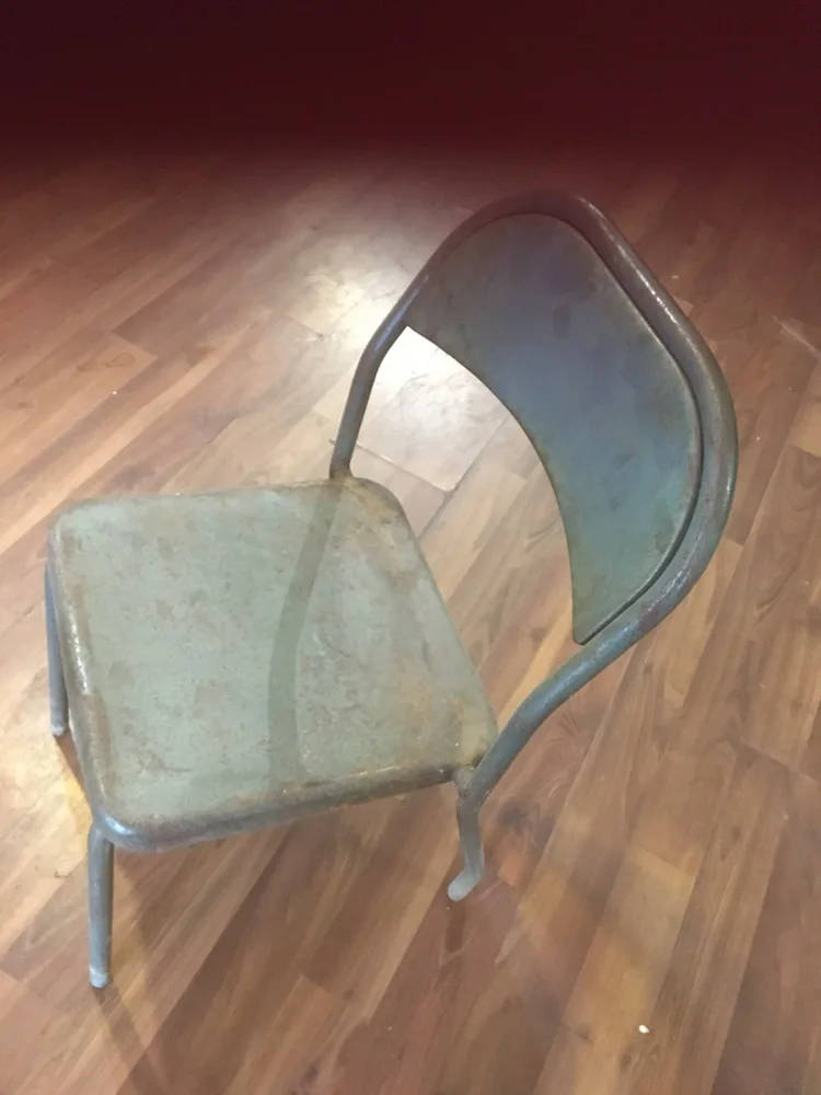10 Vintage Metal Chairs image indicator(2)