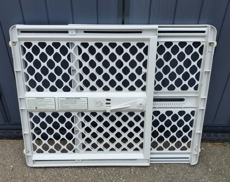 BABY GATE thumbnail