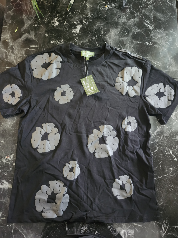 New Denim Tears T-Shirt - Size M