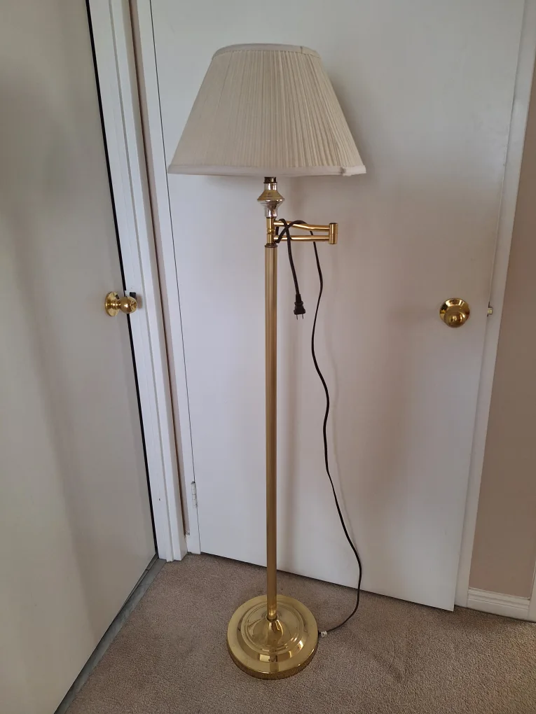 Brass Finish Adjustable Floor Lamp image indicator(3)