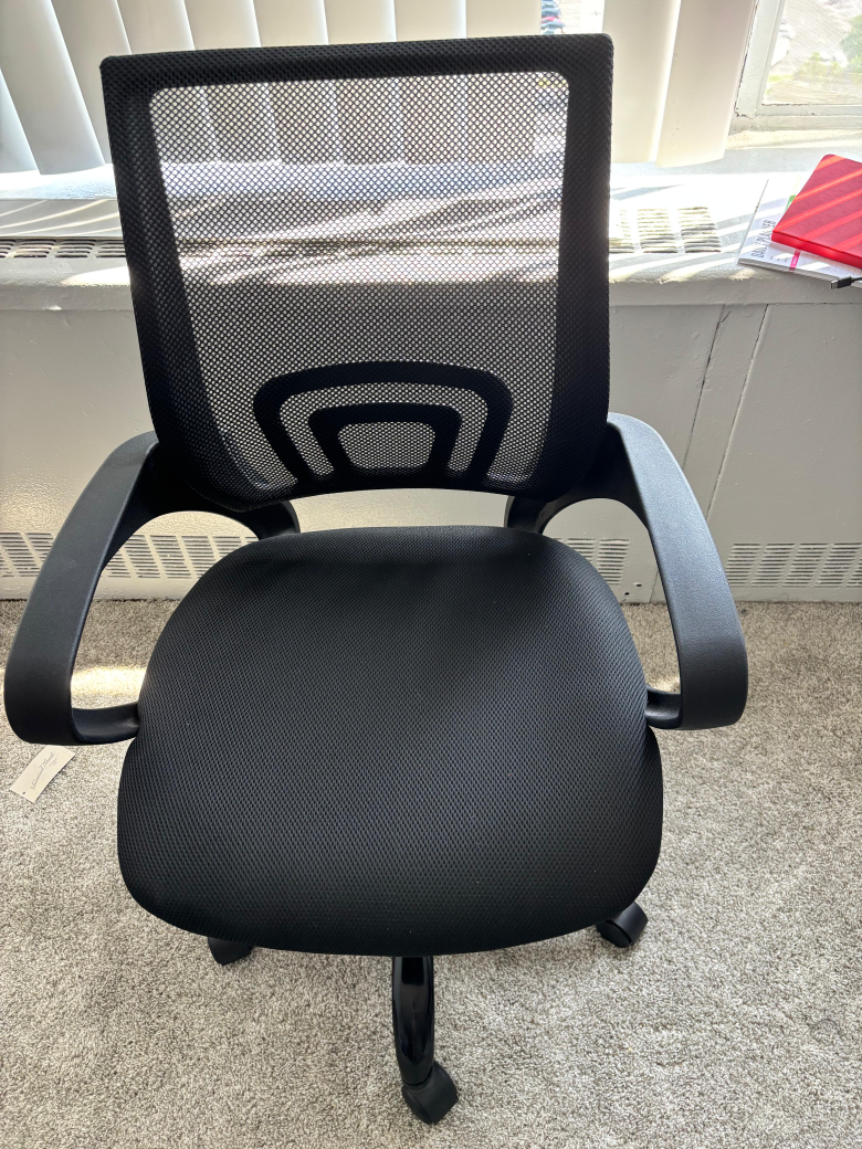 Black Mesh Office Chair - photo 2