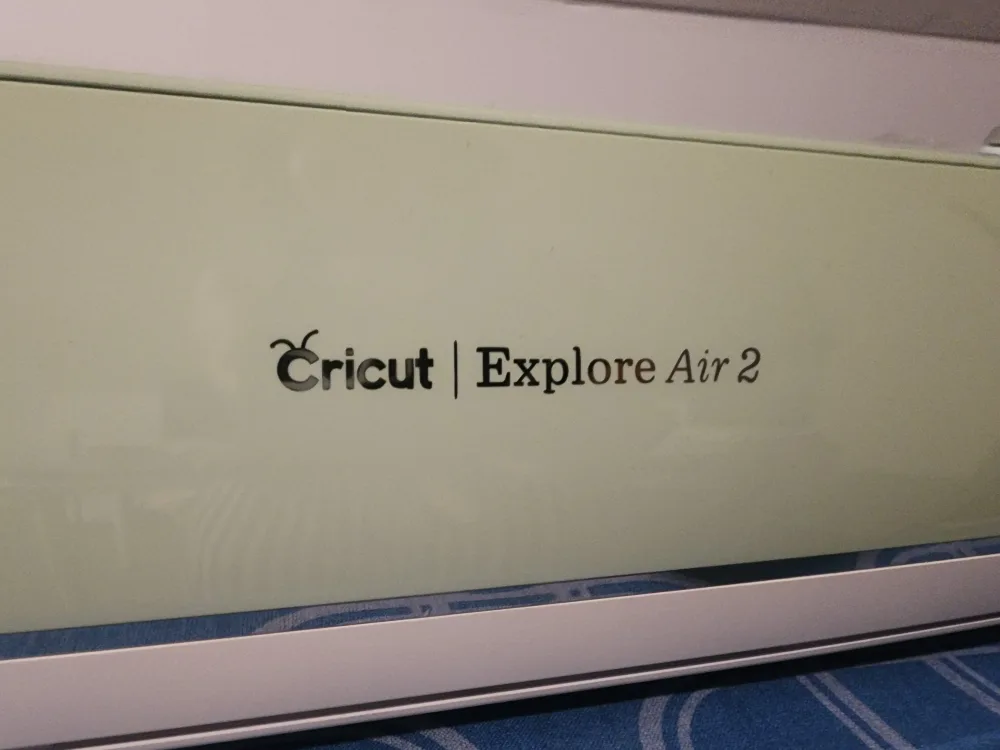 Cricut Explore Air 2 Mint Smart Cutting Machine image indicator(2)