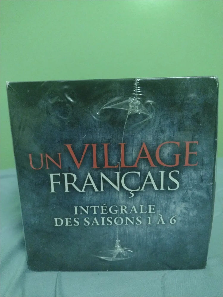 Un Village Français - Intégrale des Saisons 1 à 6 image indicator(5)