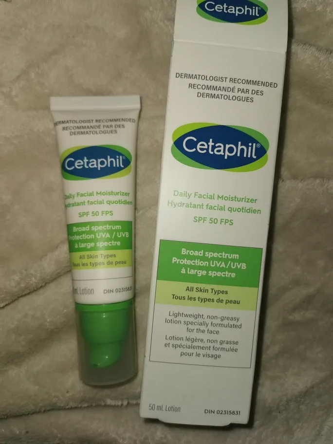 Cetaphil Daily Facial Moisturizer SPF 50 image indicator(2)