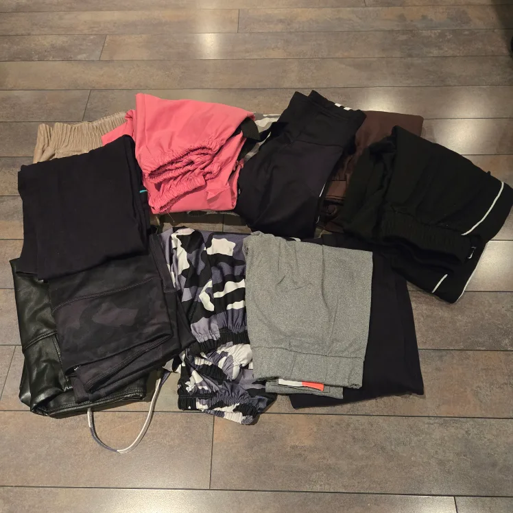 Assorted Women's Clothes XXS, XS, S image indicator(3)