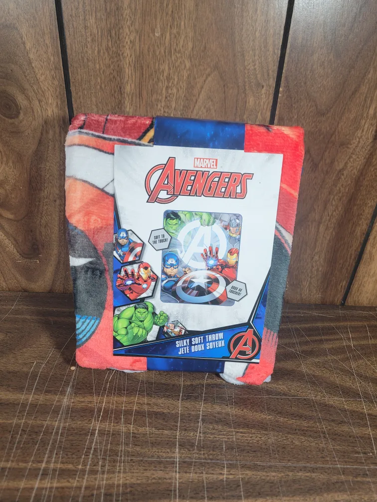 Marvel Avengers Throw Blanket thumbnail