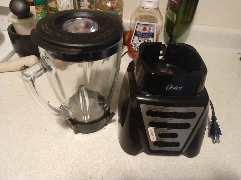 Oster Pro 1200 Plus Blender with Smoothie Cup thumbnail