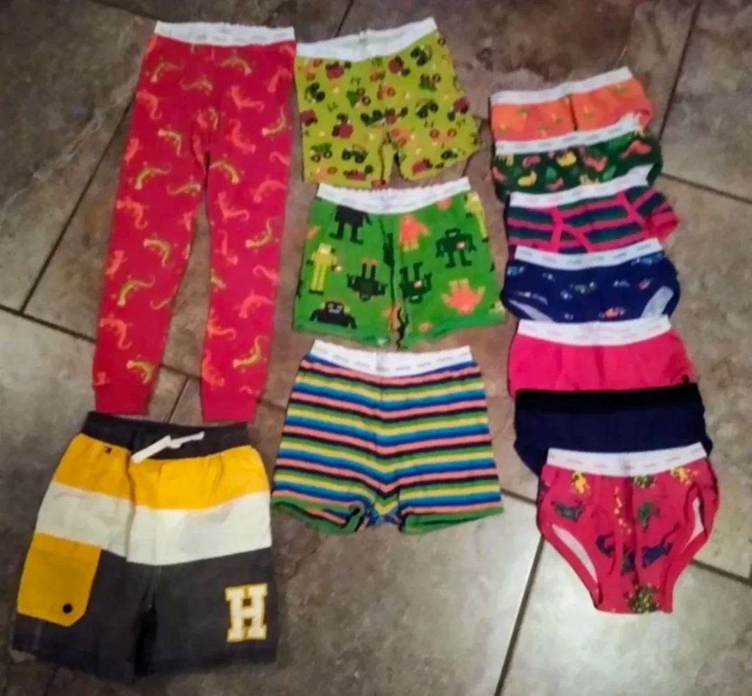 Boy's Size 4 Clothes image indicator(3)