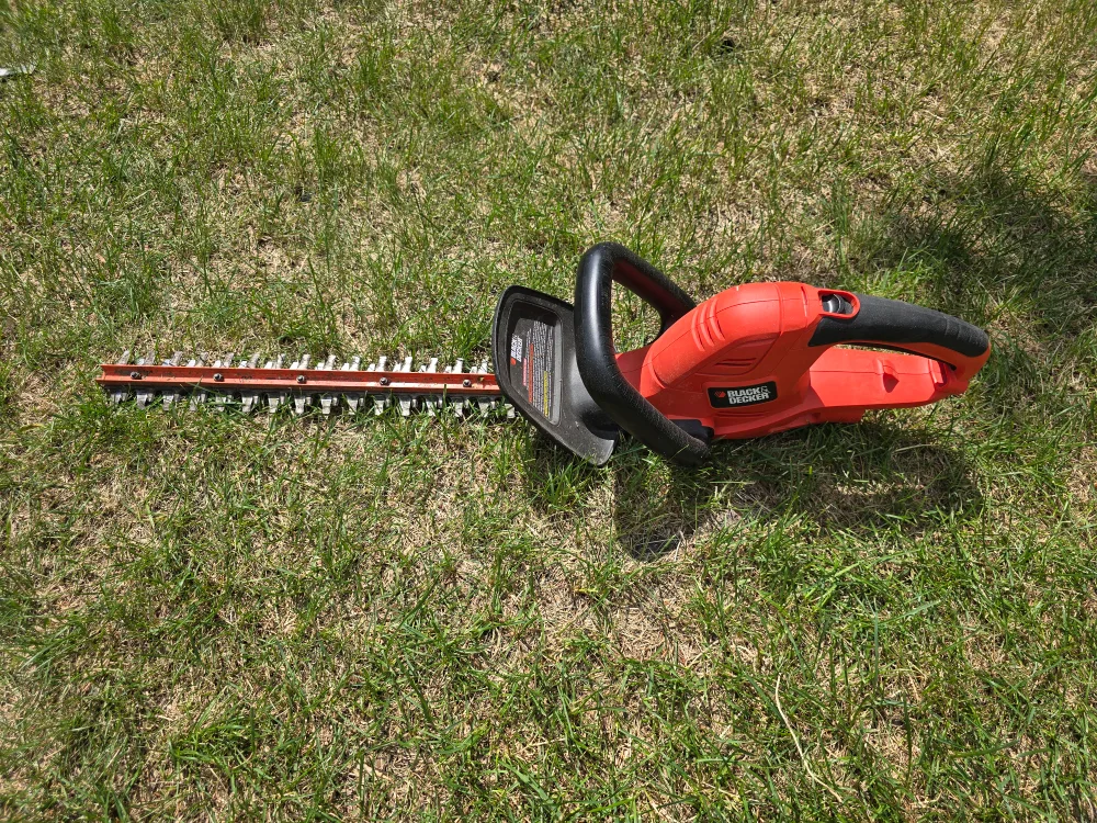 Black & Decker Hedge Trimmer thumbnail