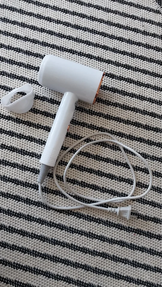 White and Rose Gold Hair Dryer thumbnail
