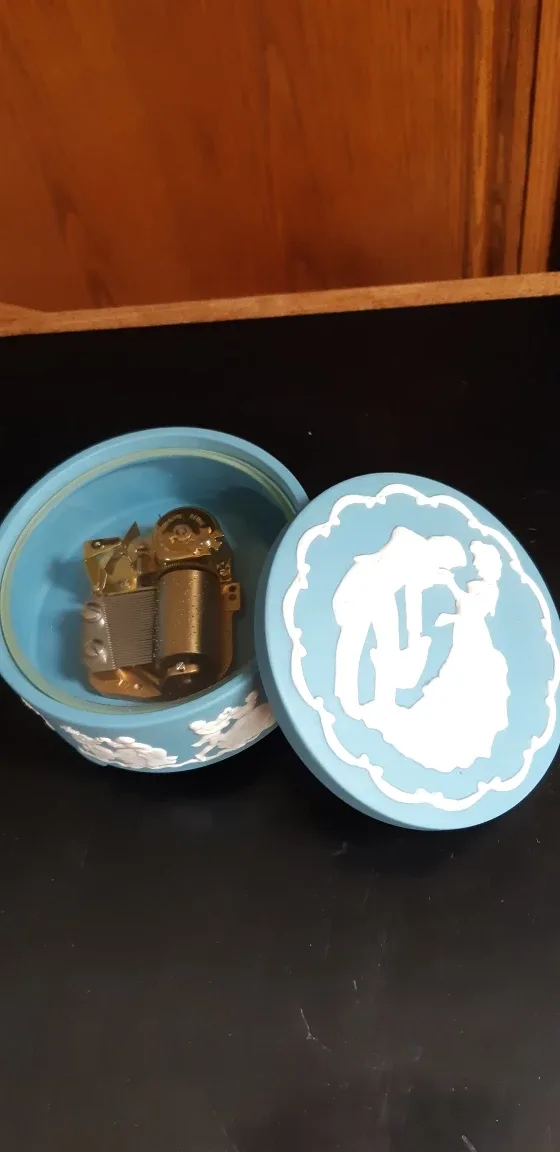 Franklin Porcelain H.M.S. Pinafore Music Box image indicator(2)