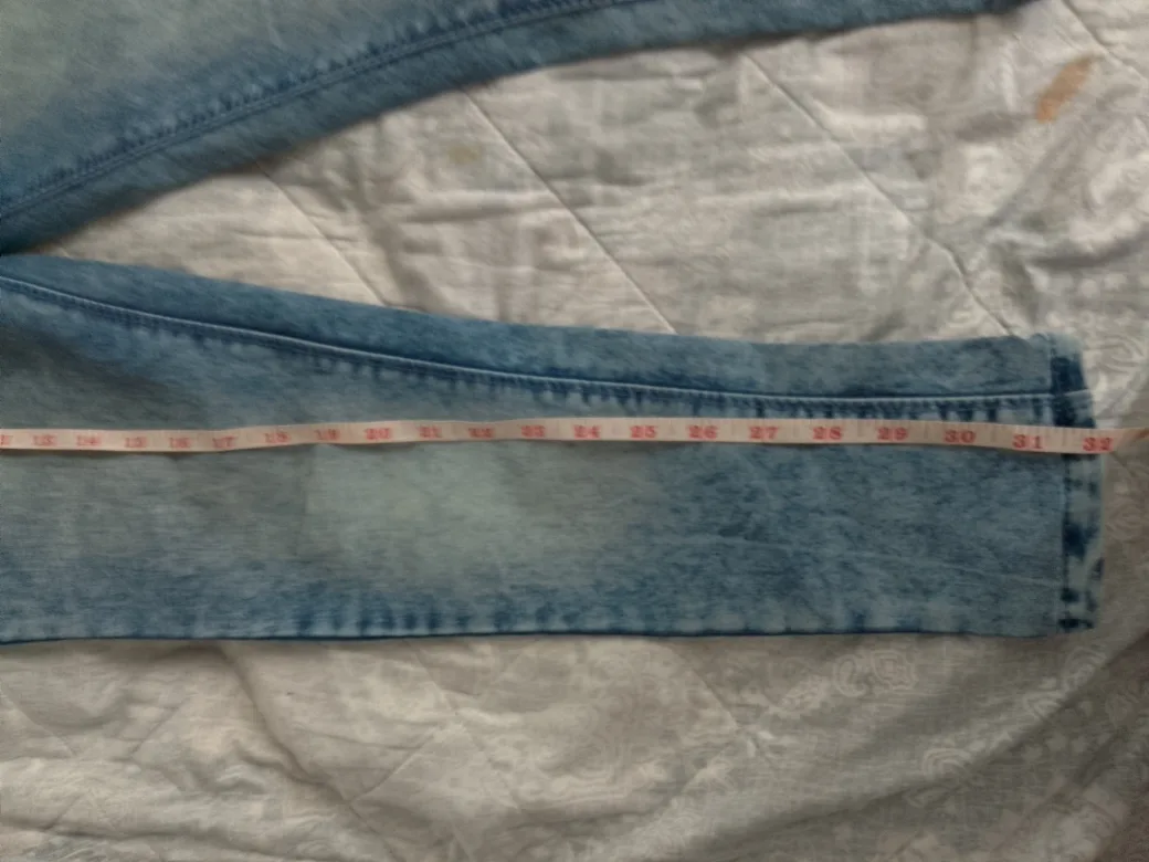 A pair of Light Blue Jeans #freecycle 🥕🌟 image indicator(4)