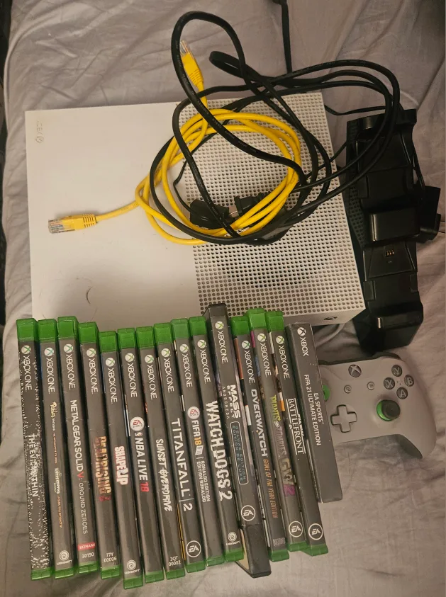 Xbox One Console Bundle thumbnail