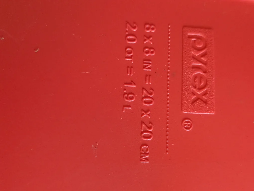 Pyrex 9x13 and 8x8 Baking Dishes with Lids image indicator(6)